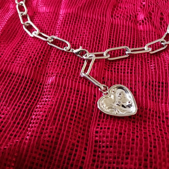 Chain Link Heart Necklace - Picture 10 of 11